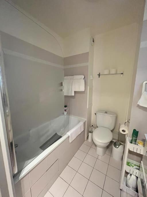 Wondersuite Appartement - Centre Ville Avec Parking Couvert -15Mn De Paris Et 10 Mn De Stade De France, Wifi, Netflix Deuil-la-Barre Exterior photo